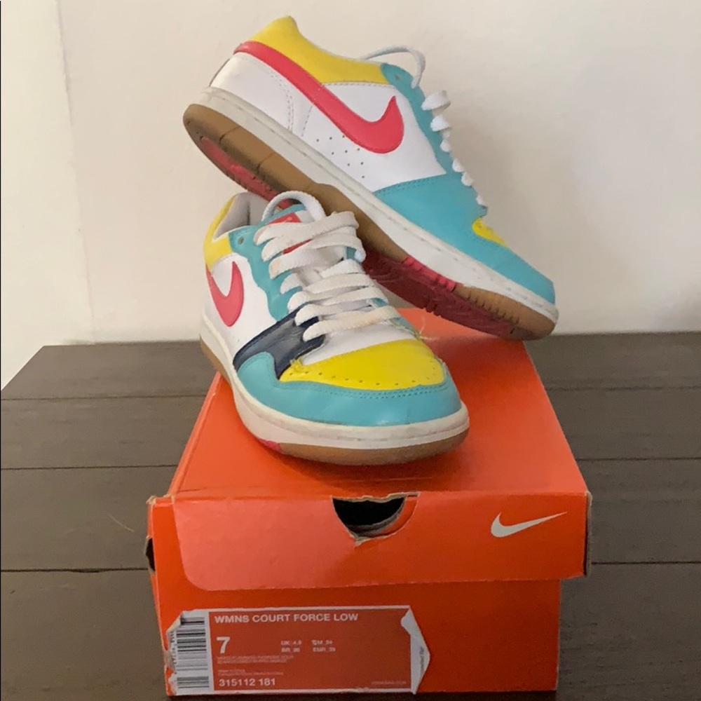 Nike Women’s Court Force Low